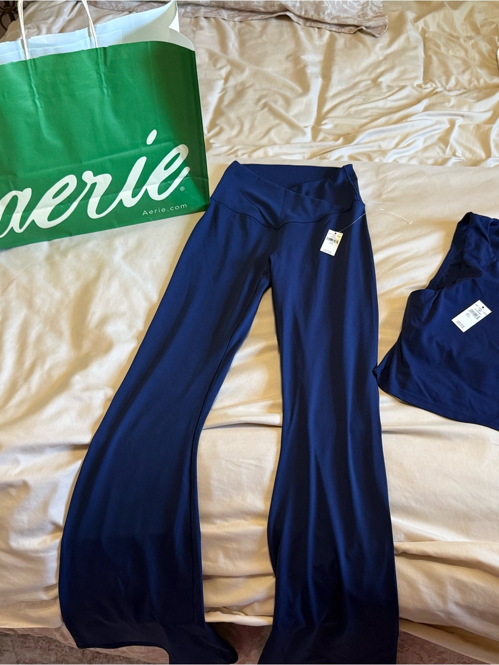 Aerie Navy Wide-Leg High-Rise Yoga Pants and top